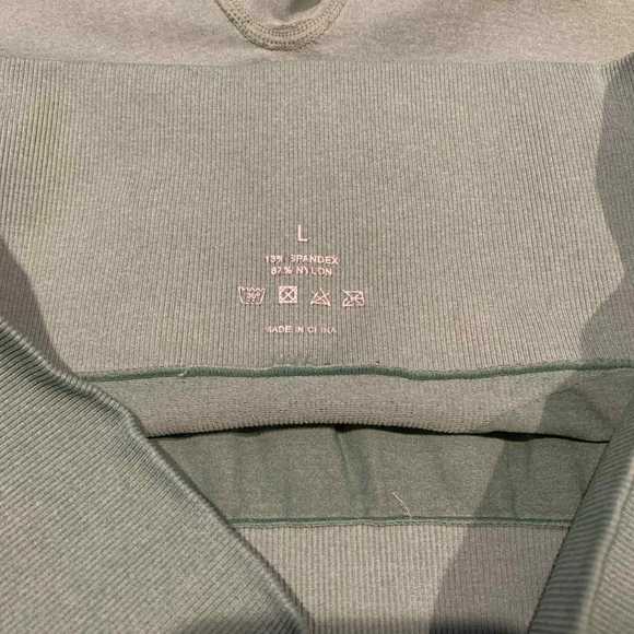 NVGTN Seamless Contour Leggings L Sage Green Athleisure Active Yoga - Picture 3 of 4